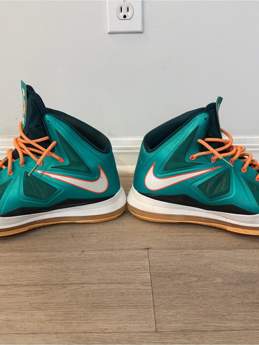 Nike LeBron X Dolphins Men’s 13 Sneakers